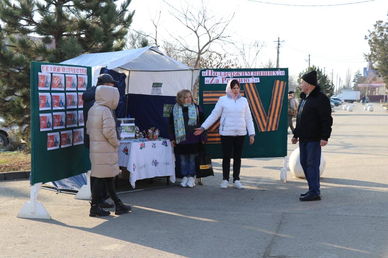 Подсолнух благотворительный. МБУК "центр культурного развития поселка Прохоровка" зал. МБУК "центр культурного развития поселка Прохоровка" кресла.